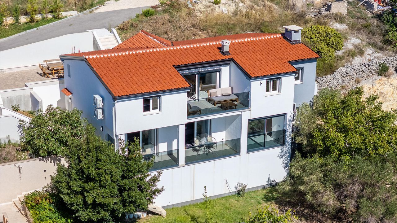 house house